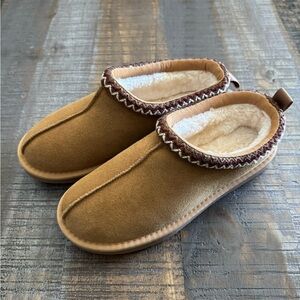 NWT Women's Fuzzy Cozy Slippers Genuine Suede Indoor Outdoor Fluffy Home Comfy